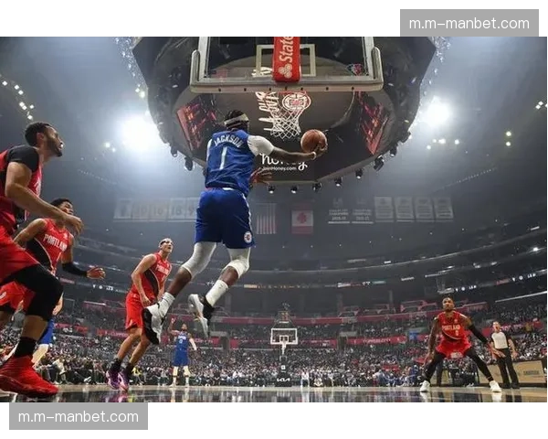 科莫中场帕斯核心作用凸显 26场9球6助主导进攻调度